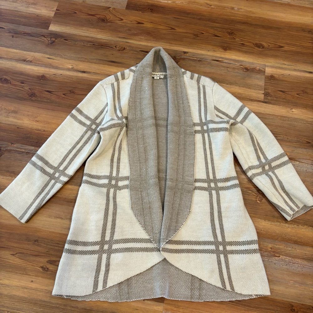 Simply Noelle cardi era, shawl with sleeves. Size L/XL